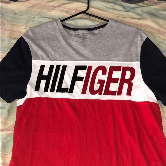 Tommy Hilfiger spellout tee - Picture 1 of 4